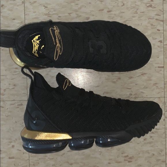 Nike Other - Nike LeBron 16 “I’m King”